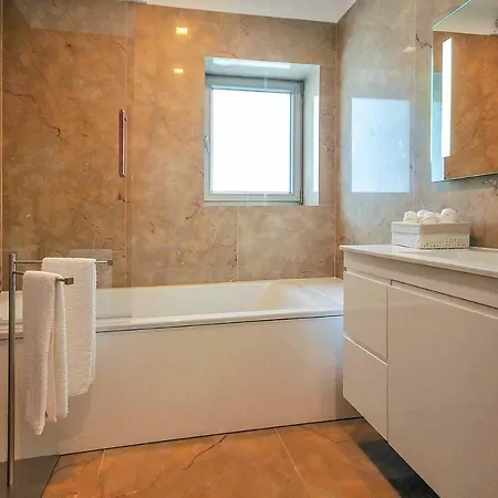 Elegance Gemieira
